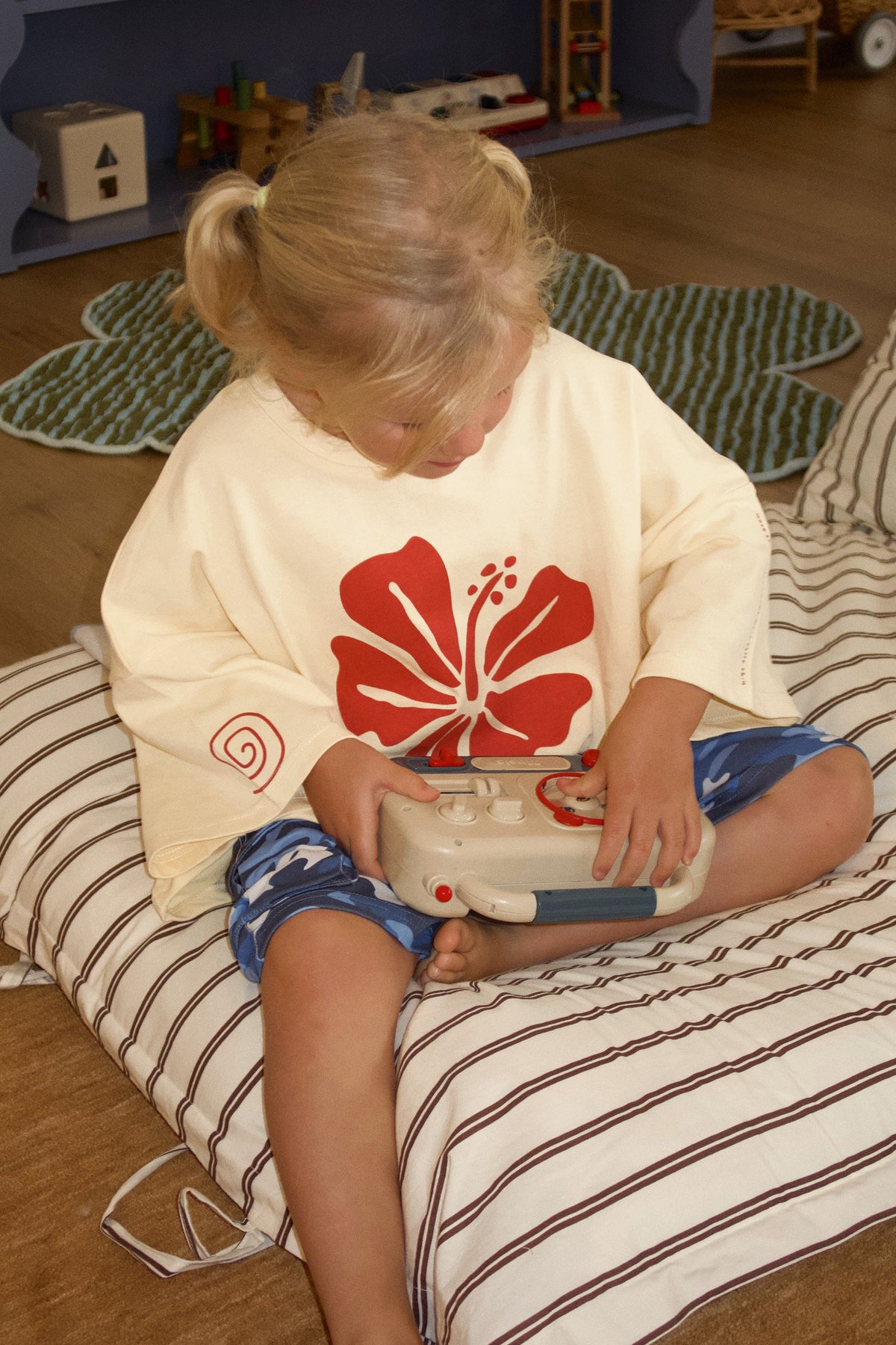 Kids Hibiscus Box Tee - Lemon