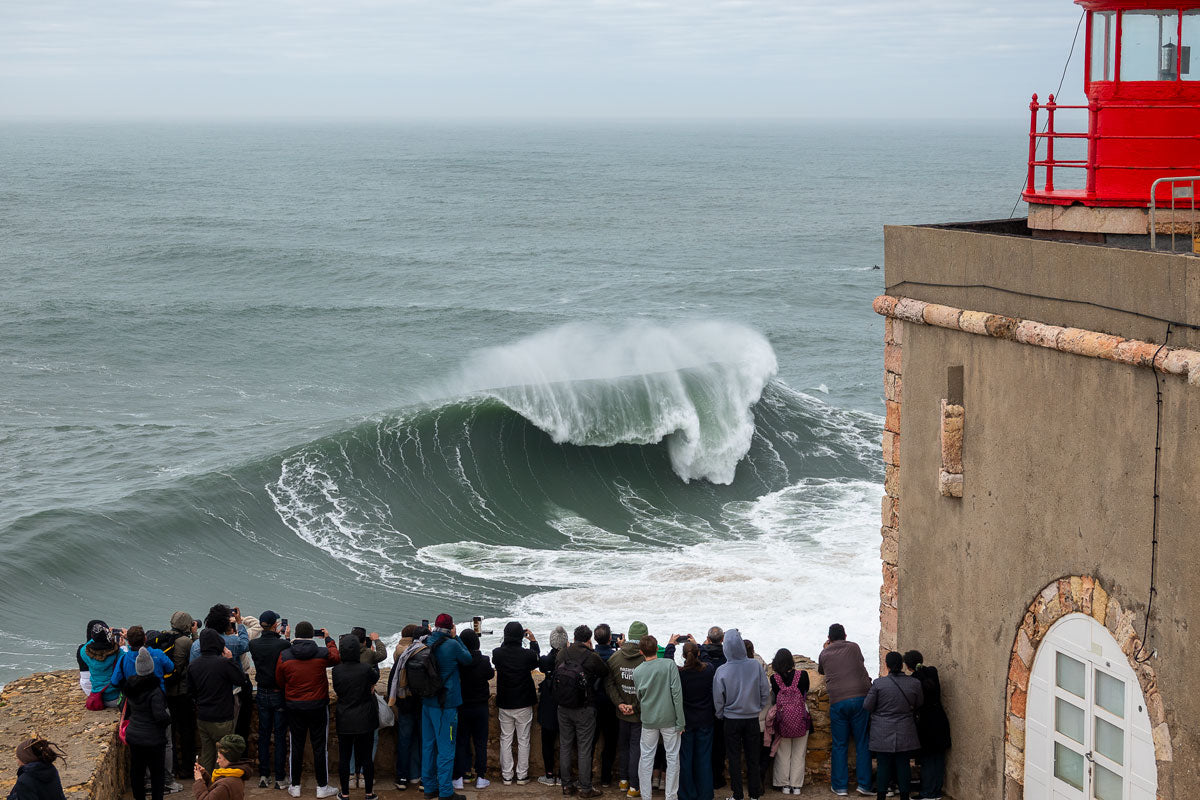 A 70-Year-Old Photographer’s First Pilgrimage to Nazaré