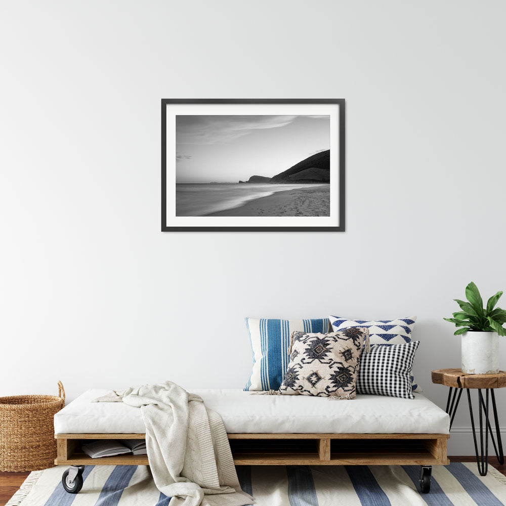 Budgen-Bluey's-Beach,-Dusk-Interior-Black-Frame