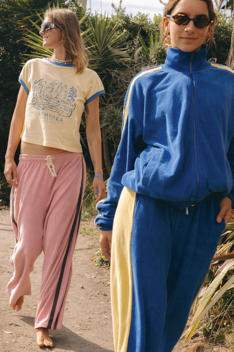 ‘Dressing mermaids’ By Filippa Edgehill - Artist Cap Sleeve Tee - Atmosea
